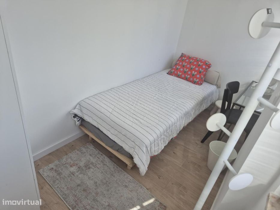 Quarto - localizado em Penha de França Lisbon