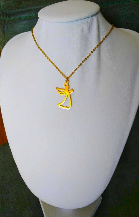Colar Aço Dourado c/ Anjo de Lado NOVO