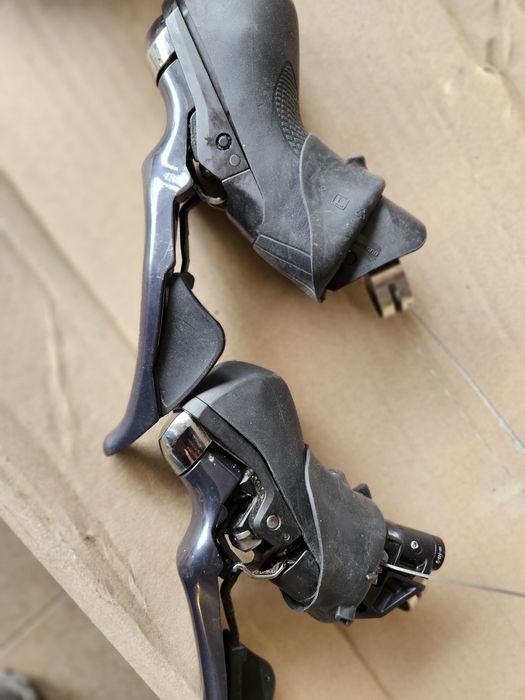 Klamkomanetki Ultegra 8025 kompaktowe.