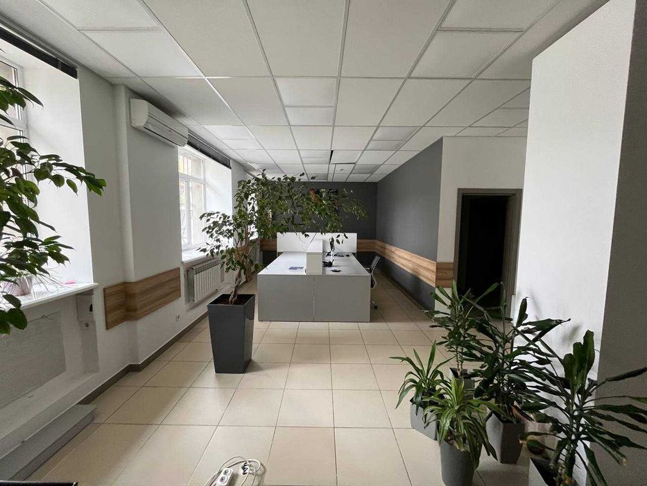 Оренда приміщення 380 м2/ Слов'янська 8/ м. Вокзальна 150 м