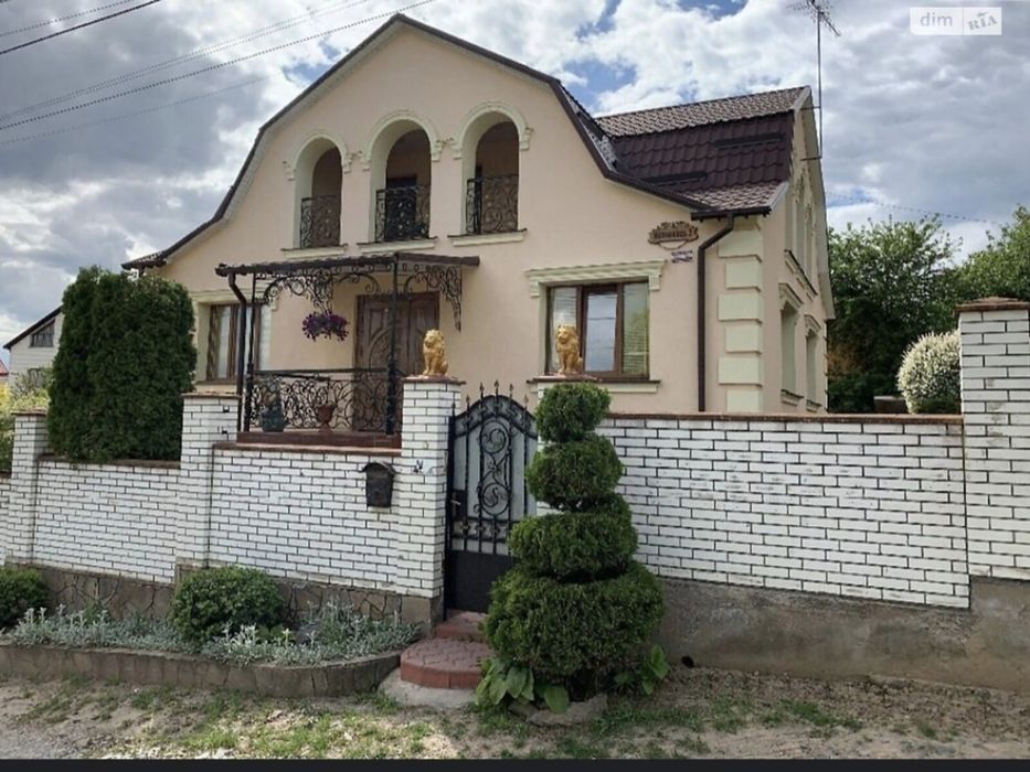 Здається чудовий 4 кімнатний Будинок на Старому Місті.