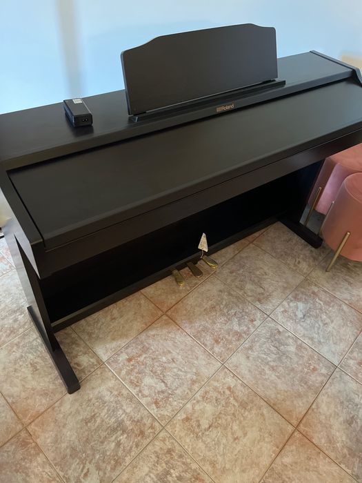Piano Roland RP 501R