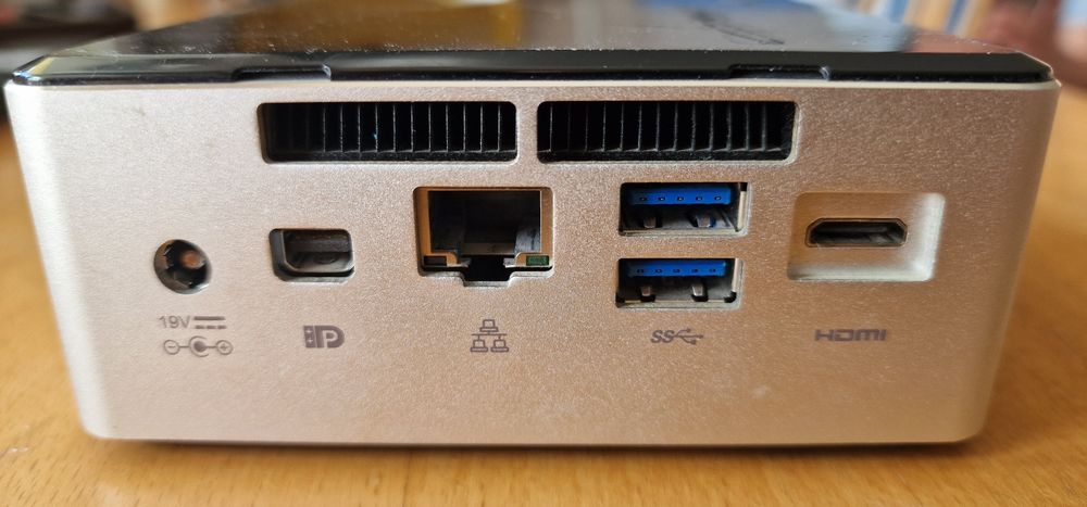 Mini komputer intel nuc i5/8gb/256/w10 pro