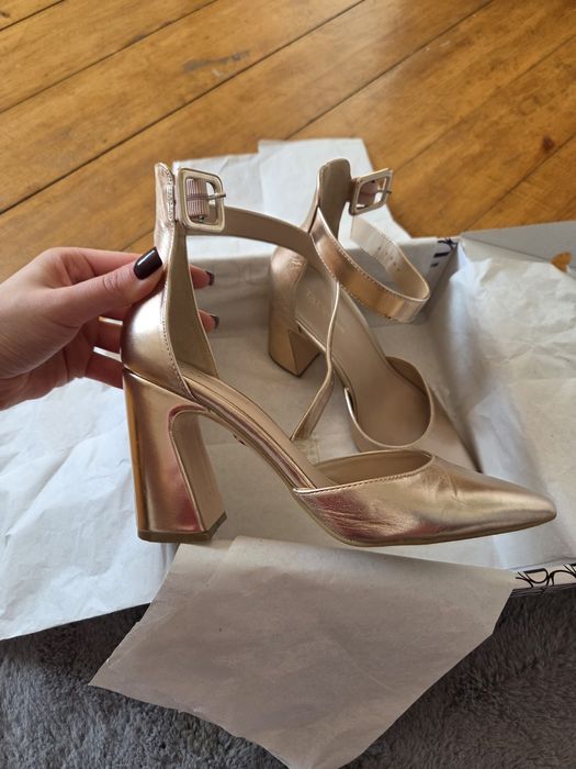 Buty na obcasie rozm. 38