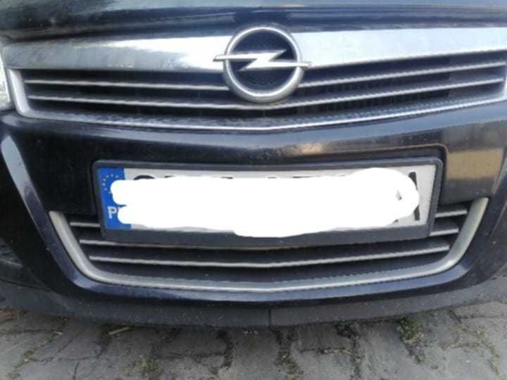 Opel Astra h polift gril / atrapa przód