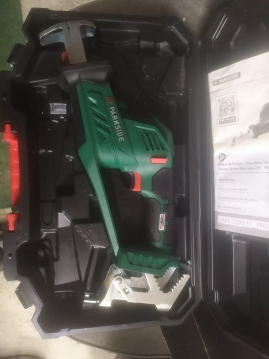 Пила шабельна акумуляторна кущоріз Parkside PASA 20-Li A1