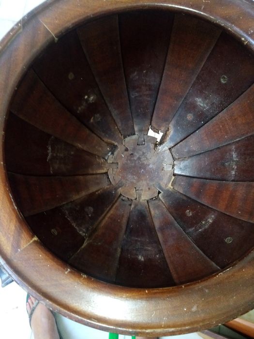 Floreira em madeira, peça antiga