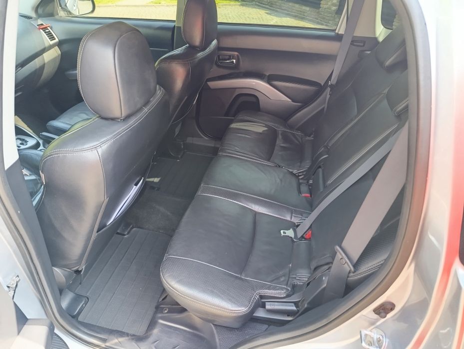Mitsubishi Outlander XL