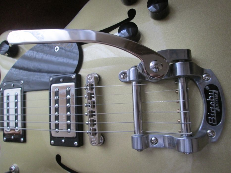 Gretsch G2655T Gold Streamliner