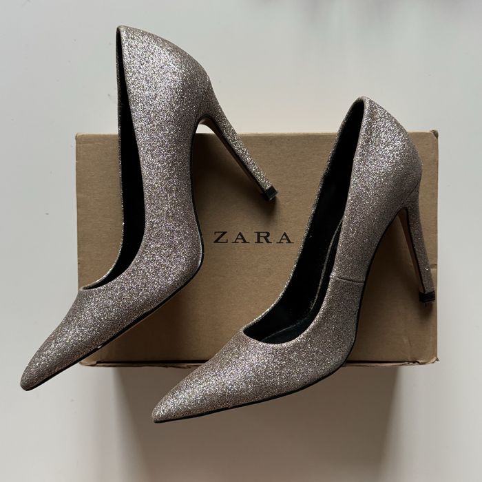 Brokatowe szpilki Zara