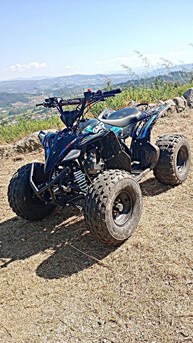 Vendo moto 4 125cc  como nova