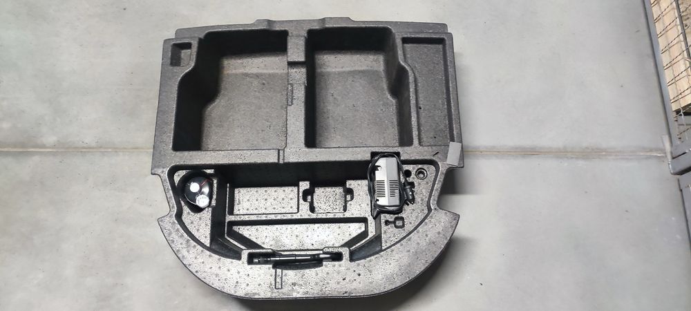 Zestaw wkład pianka do bagażnika Skoda Superb 3