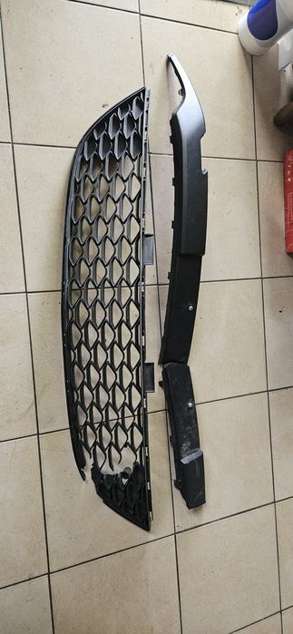 Kratka i listwa zderzaka OPEL ASTRA J GTC OPC