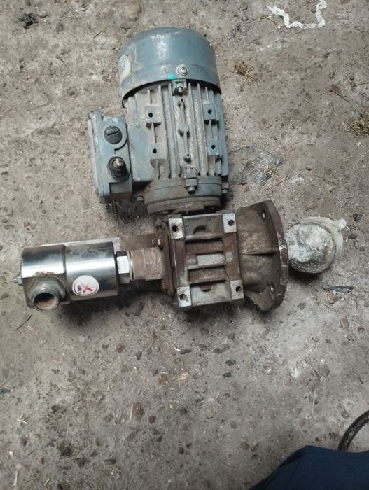 Silnik z przekładnią