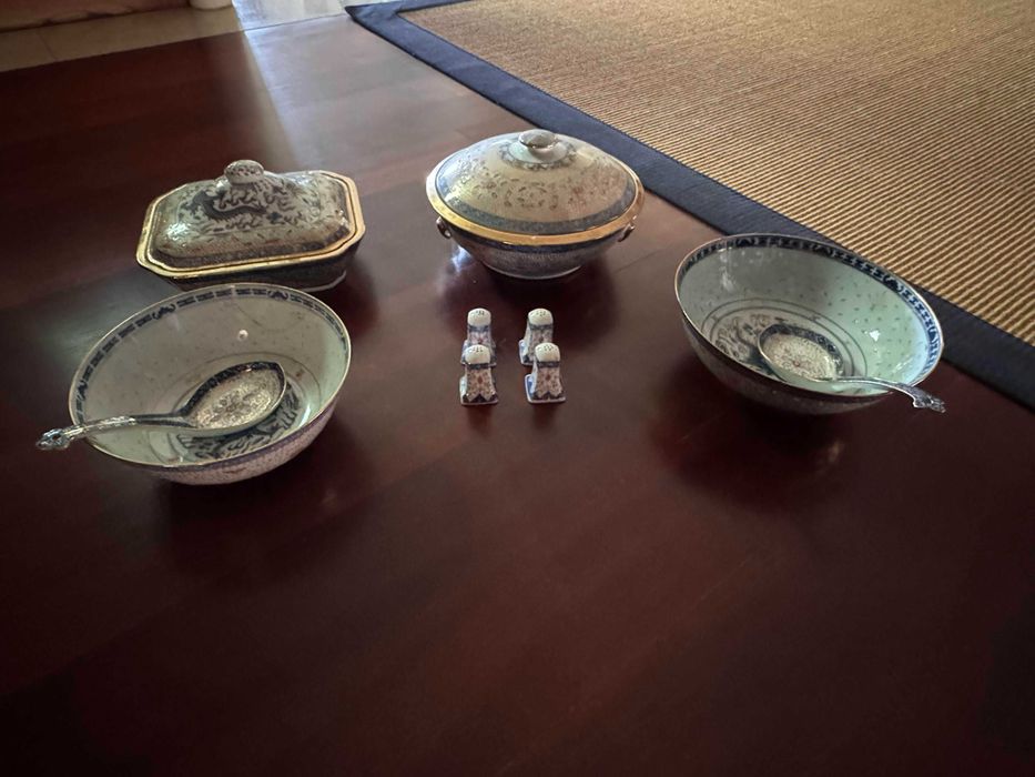 Serviço completo de Porcelana Chinesa "Rice Grain" - 191 peças