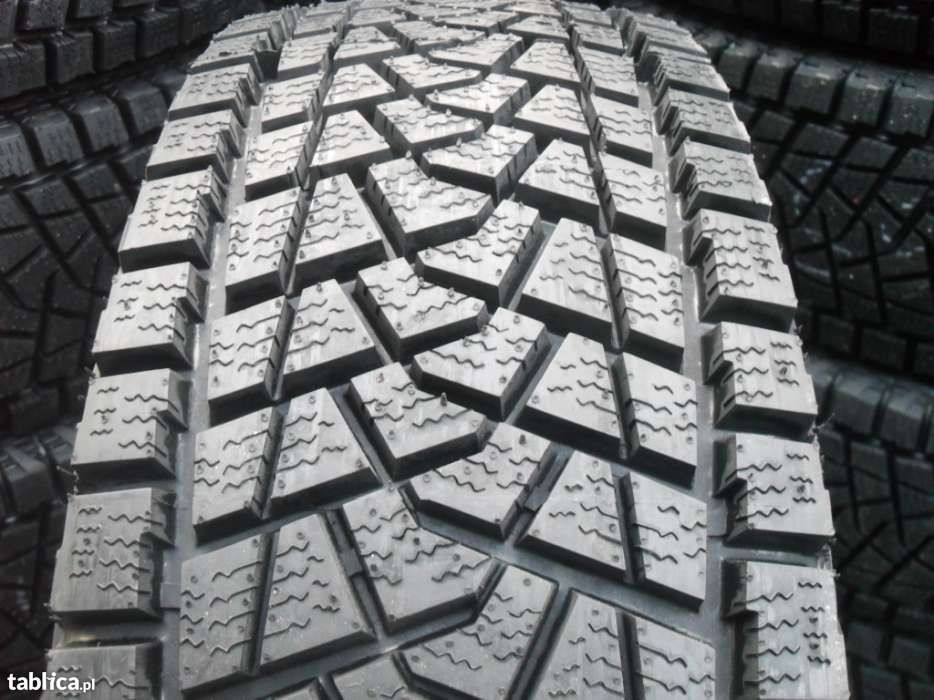 Opony zimowe SUV 4x4 235/65R17 DMZ3 NORDIC bieżnik , kopia BRIDGESTONE