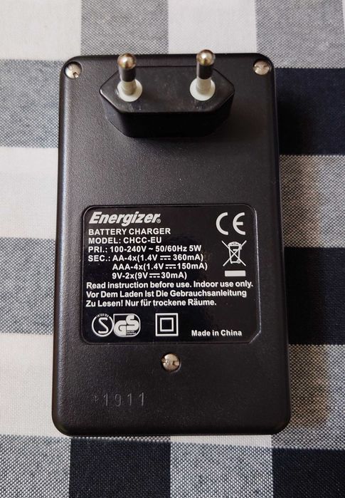 2 ładowarki AA/AAA/9V +aku. Varta-+ tester