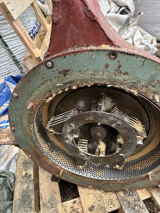 Młyn bijakowy srutownik ssaco tłaczacy 7.5kw