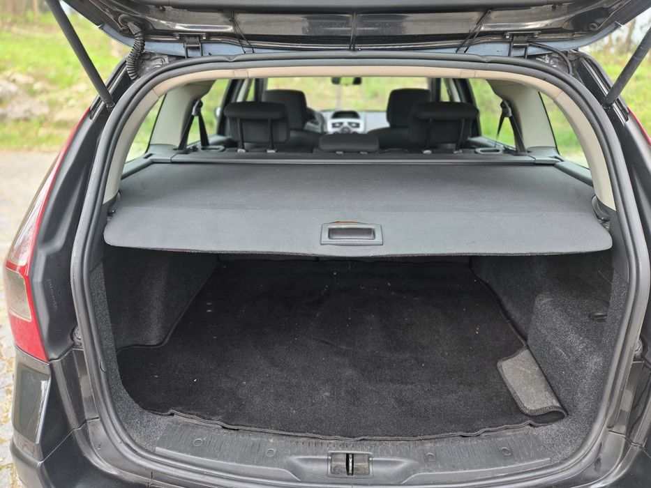 Renault Mégane Break — fotografia 6