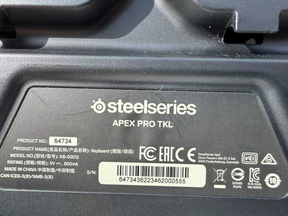 SteelSeries Apex Pro TKL – Em excelente estado!