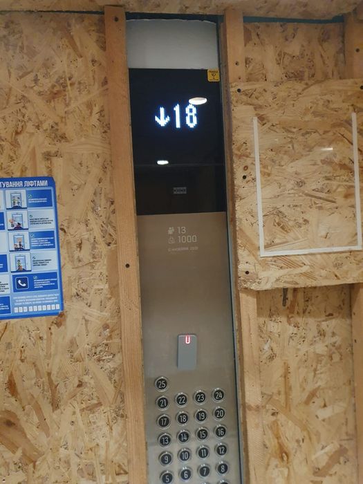 Продам 1 квартиру  жк.Жаботинского 54 а Альтаир 3