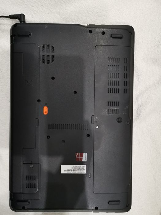 Laptop Acer Aspire E1 531