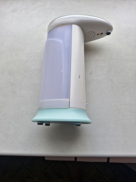 Сенсорный   дозатор  для  жидкого  мыла  Soap Magic