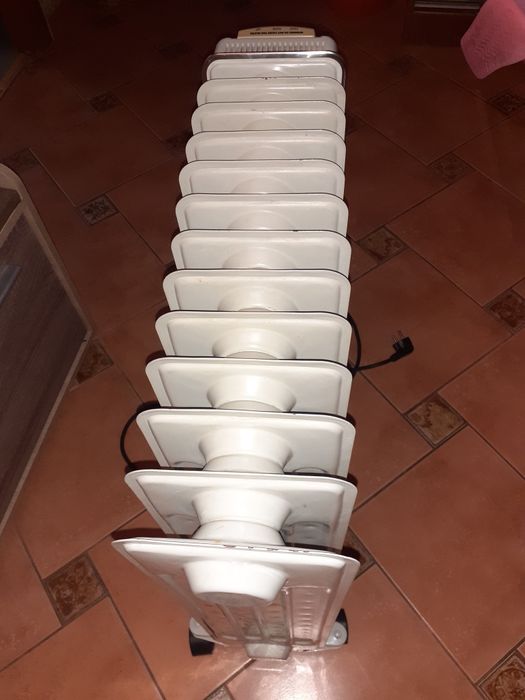 Масляний обігрівач First 2300W