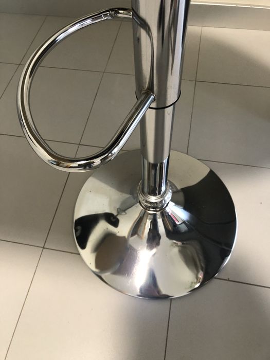 Tampo de mesa + pé regulavel + 2 bancos regulaveis