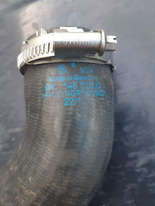 Патрубок интеркулера 04L145828G