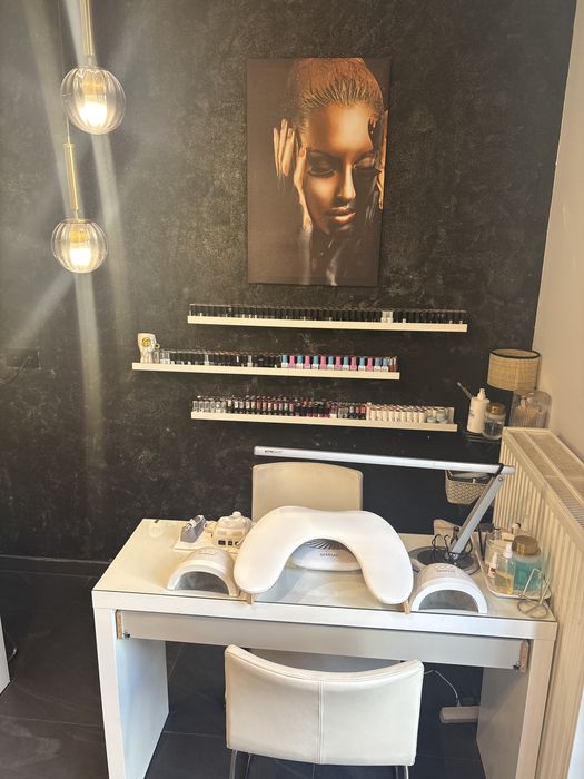 Podnajme stanowiska manicure-pedicure Miasteczko Wilanów 2000zł