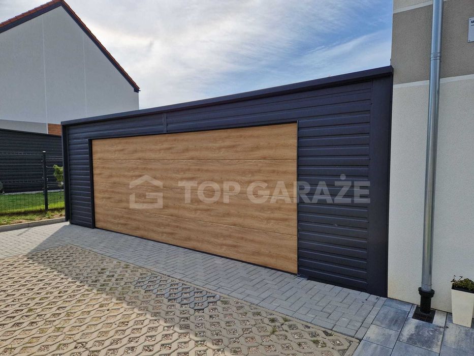 7m szeroki x 6m długi 7x6 Garaż blaszany z bramą segmentową