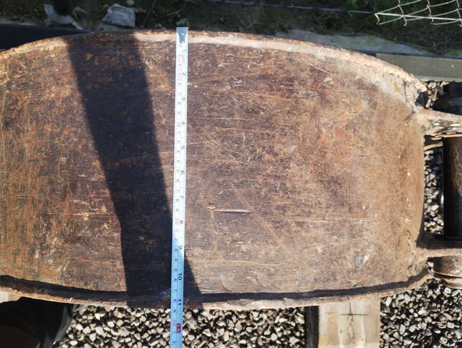 Łyżka kopiącą 30cm pracowała z JCB 3cx