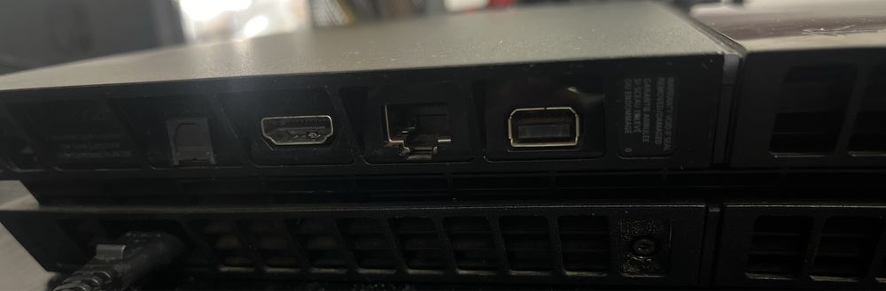 Playstation 4, 500GB + Controller + Charger64564392437506122