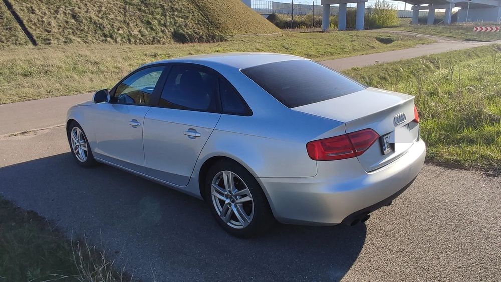 Audi A4 Limousine