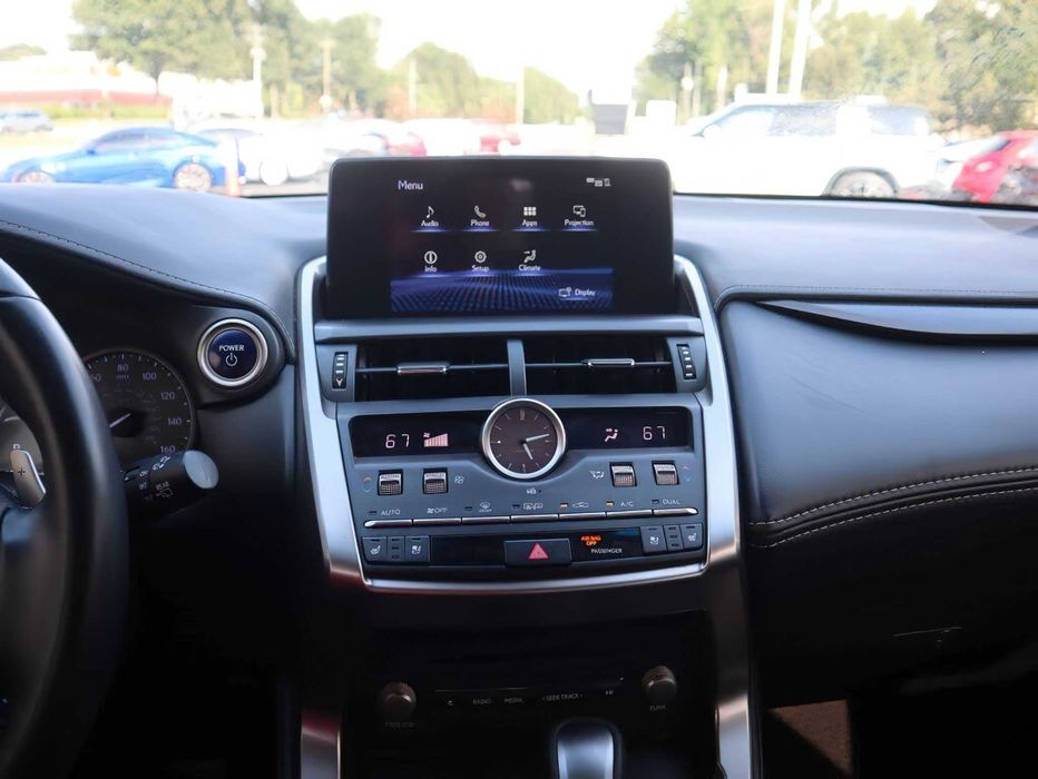 Lexus NX 300h      2019