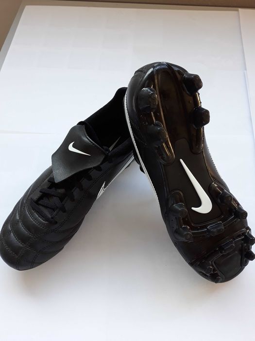 Chuteiras Nike Egoli FG - n.º 42