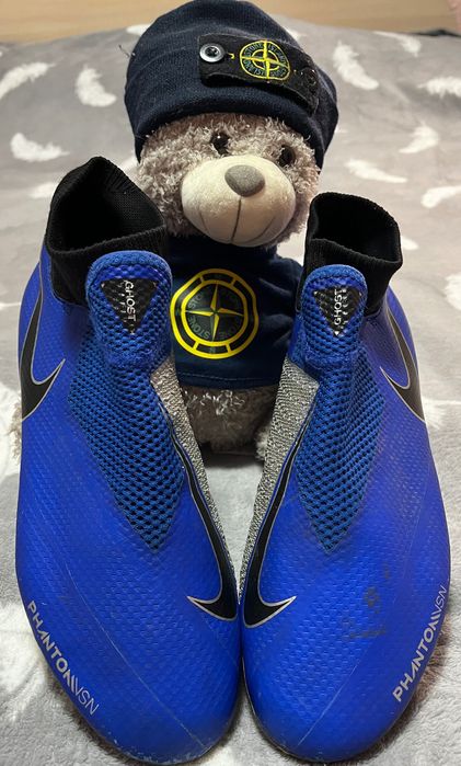Футбольні бутси Nike Phantom Academy.