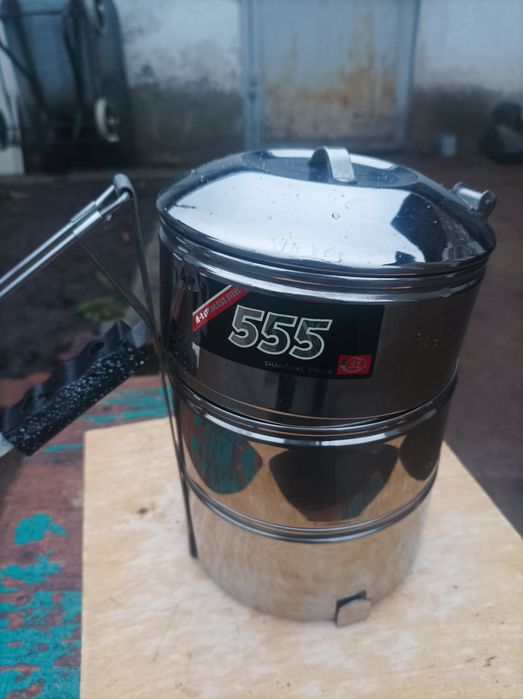 Продам термос  и набор для переноски питания