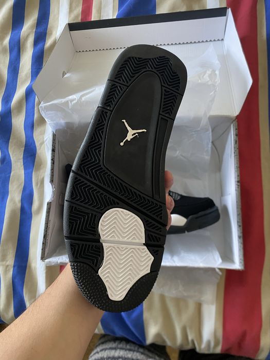 Air Jordan 4 Preros e Brancos 43