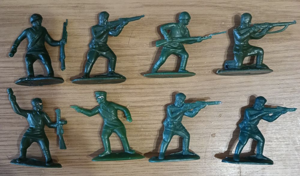 Продам солдатики ДЗИ