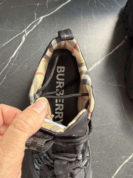 Взуття Burberry
