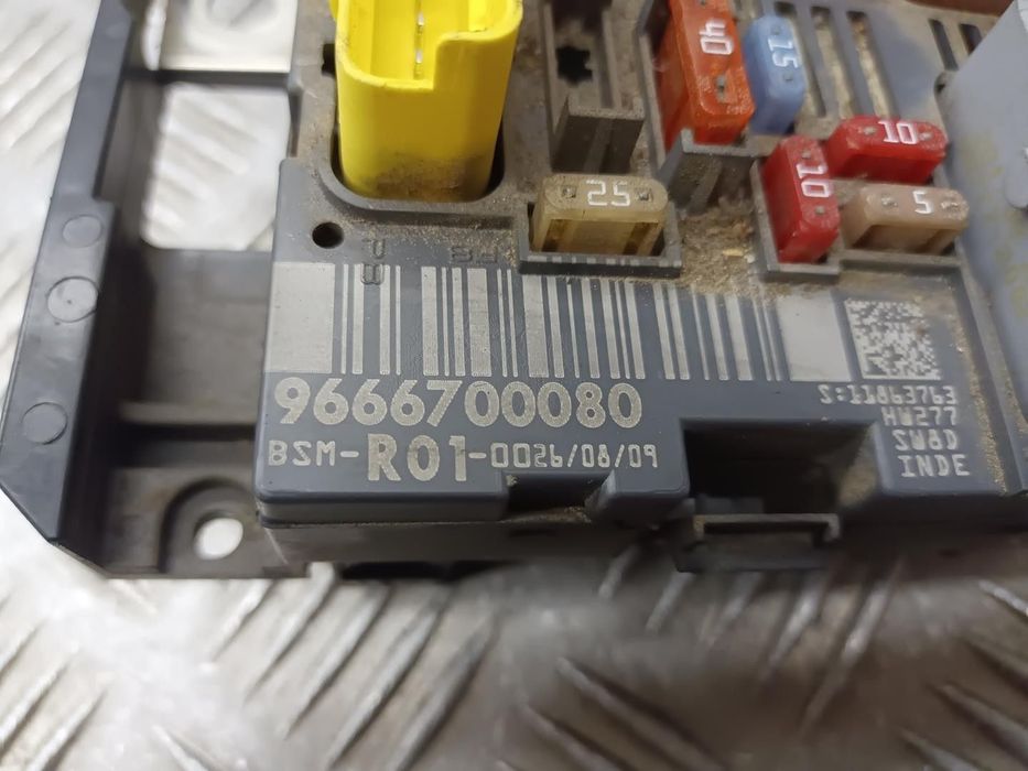 CAIXA RELÉS / FUSÍVEIS CITROEN C4 GRAND PICASSO I 2009 -9666700080