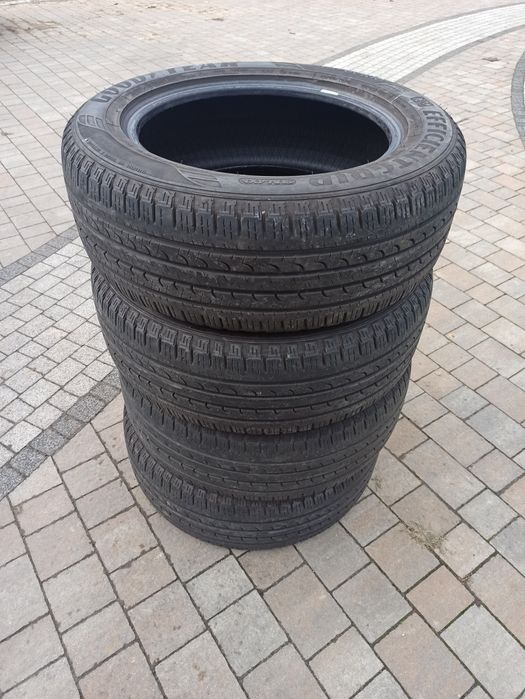 Opony SUV  4x4 Goodyear  235/60/18 komplet