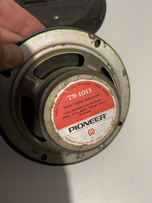 Autorádio Philips RC228 + 2 colunas Pioneer