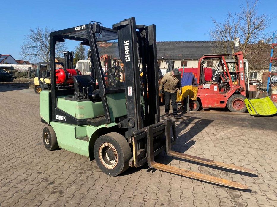 Wózek Widłowy Clark CGP 25 Przesuw LPG Tony Super Linde Toyota Yale