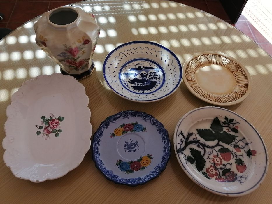 lote de loiças muito antigas numeradas algumas com marca