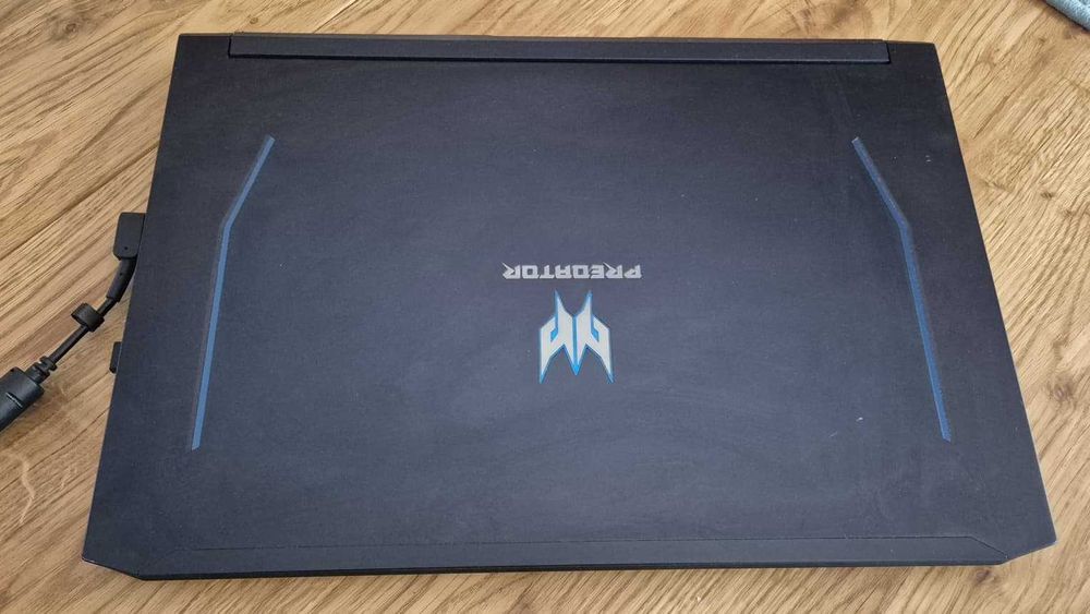 Laptop ASUS PREDATOR Helios 300 / intel i7 / RTX2060 / 1TB / 16GB RAM