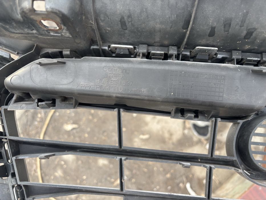 Решітка передньго бампера(радіотара) Audi A3 V8 2012-2016 роки