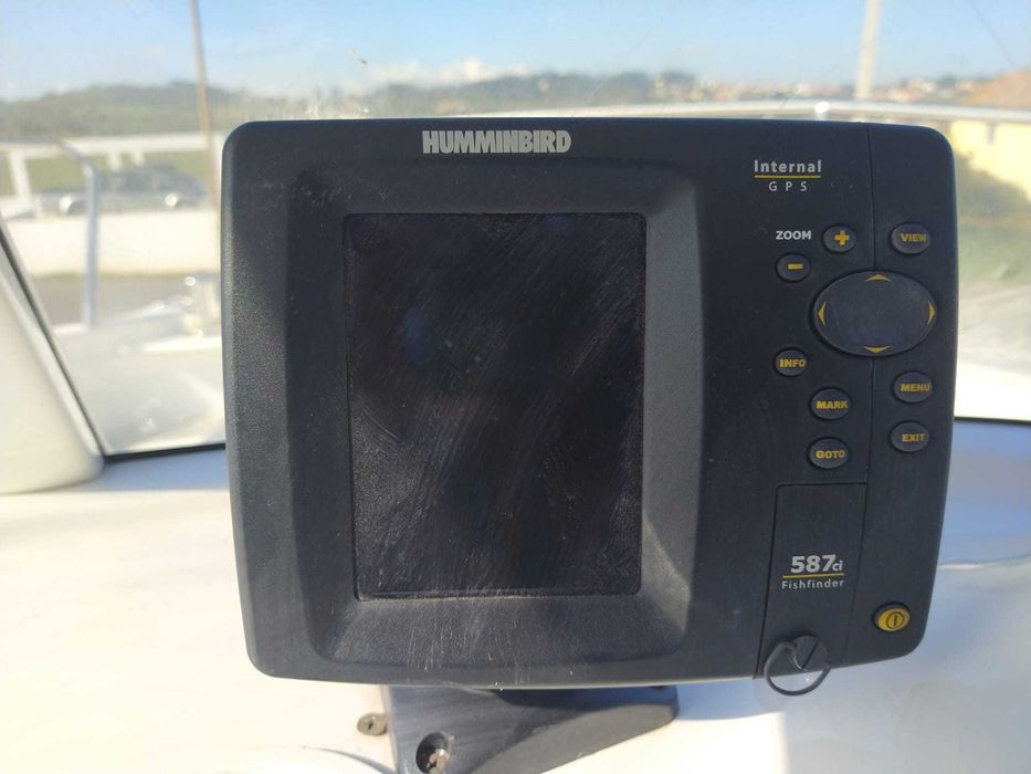 QuickSilver Pilothouse 640 -Ano 2006 8 lugares Classe 4 (exelente pesca e passeio)